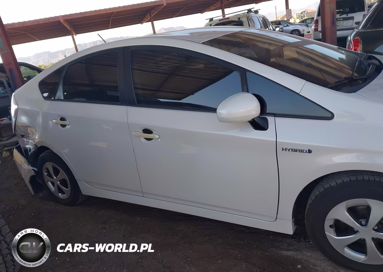2013 Toyota Prius Two VIN:JTDKN3DU5D5678213 - 13