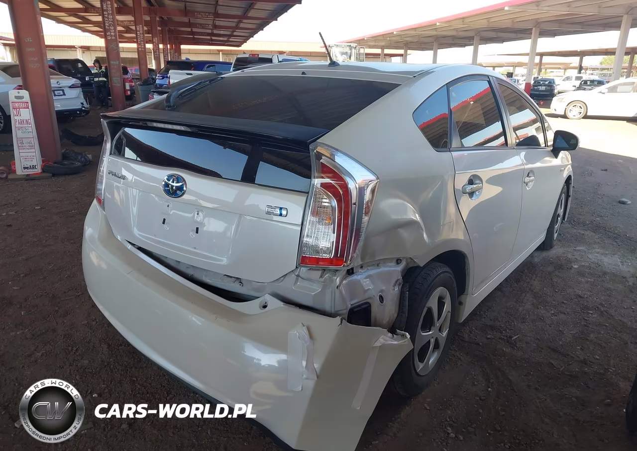 2013 Toyota Prius Two VIN:JTDKN3DU5D5678213 - 4