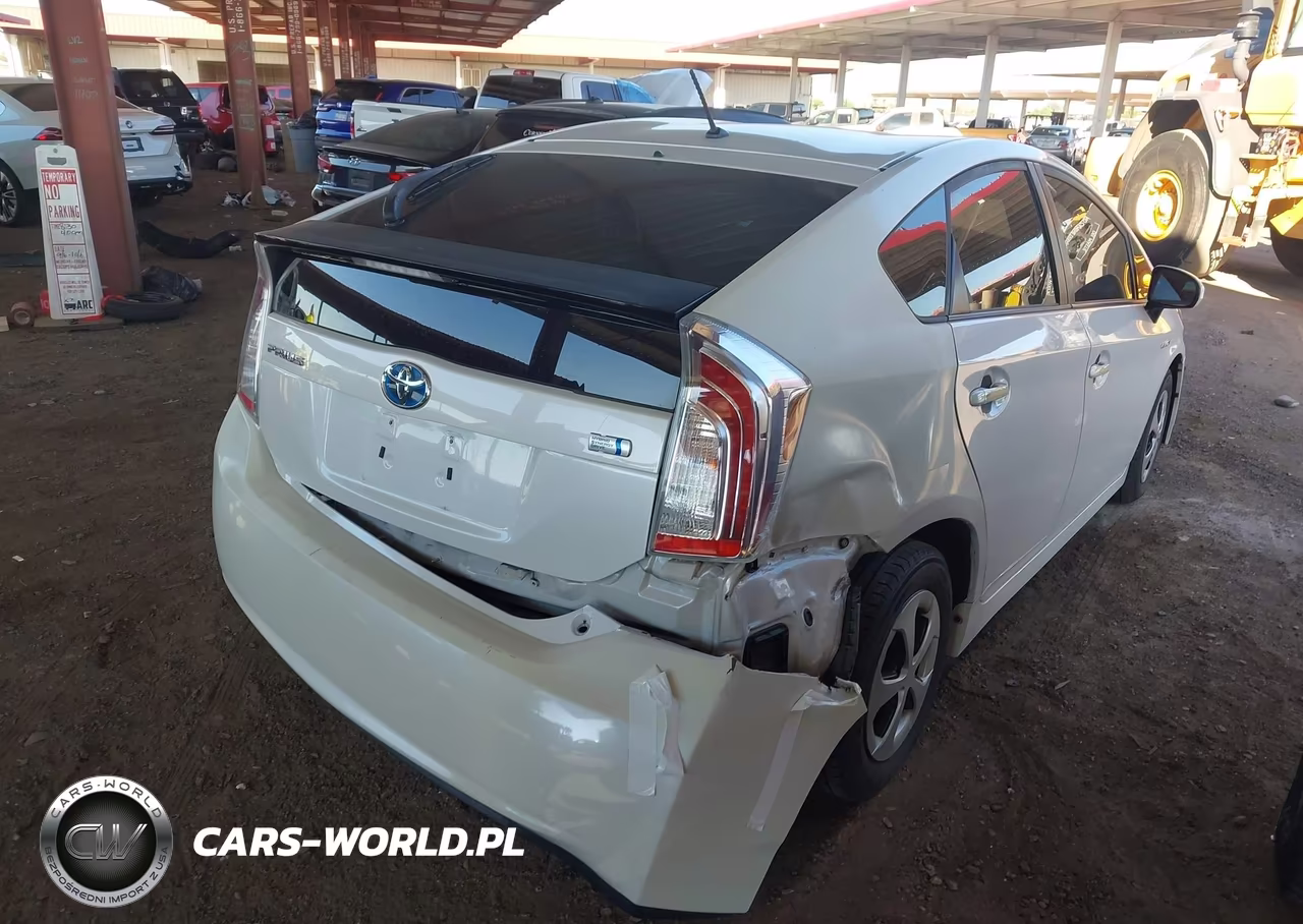2013 Toyota Prius Two VIN:JTDKN3DU5D5678213 - 6