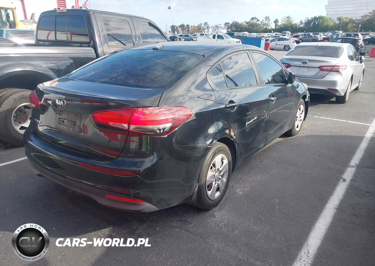 2018 Kia Forte Lx VIN:3KPFL4A73JE235943 - 4