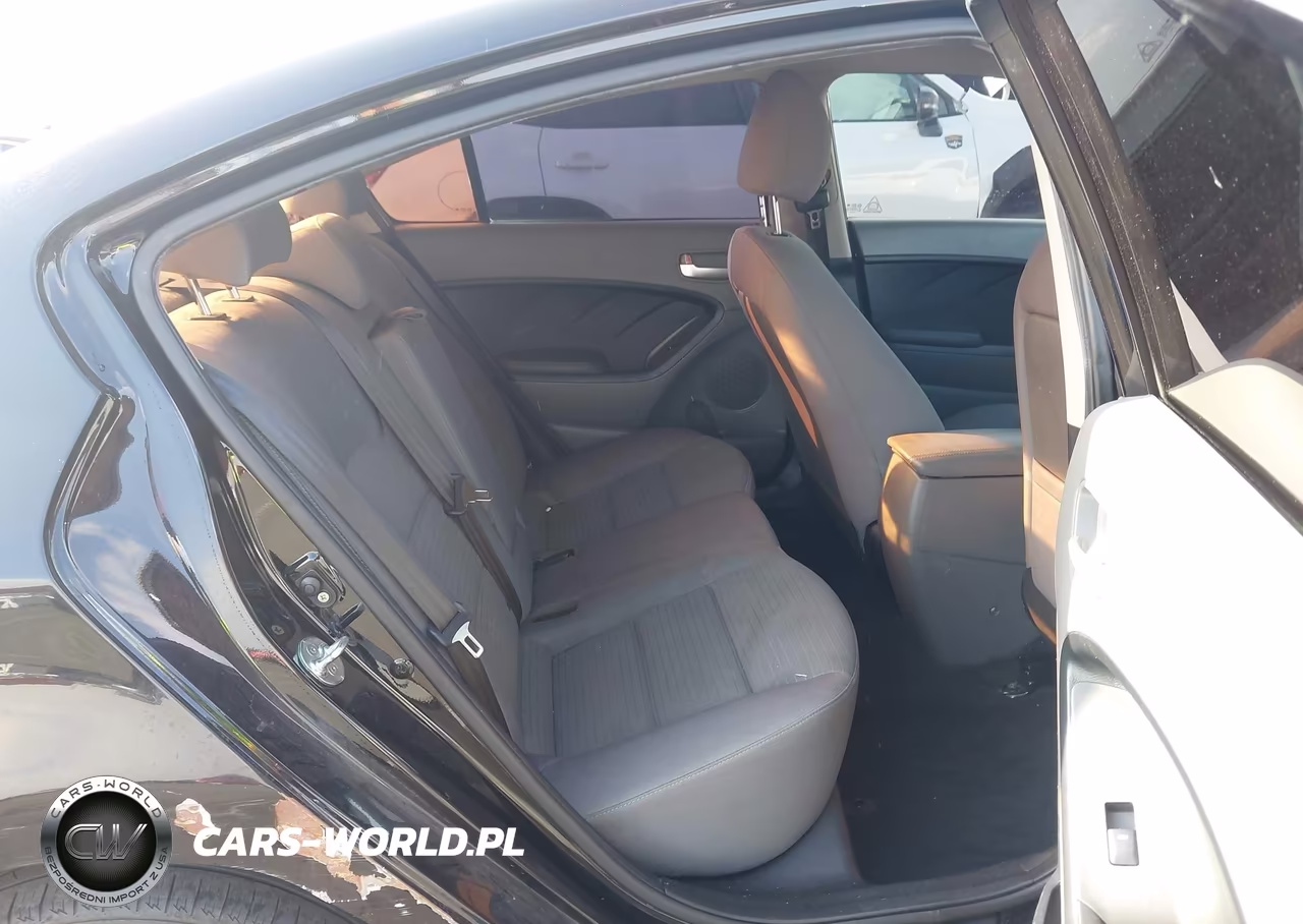 2018 Kia Forte Lx VIN:3KPFL4A73JE235943 - 8