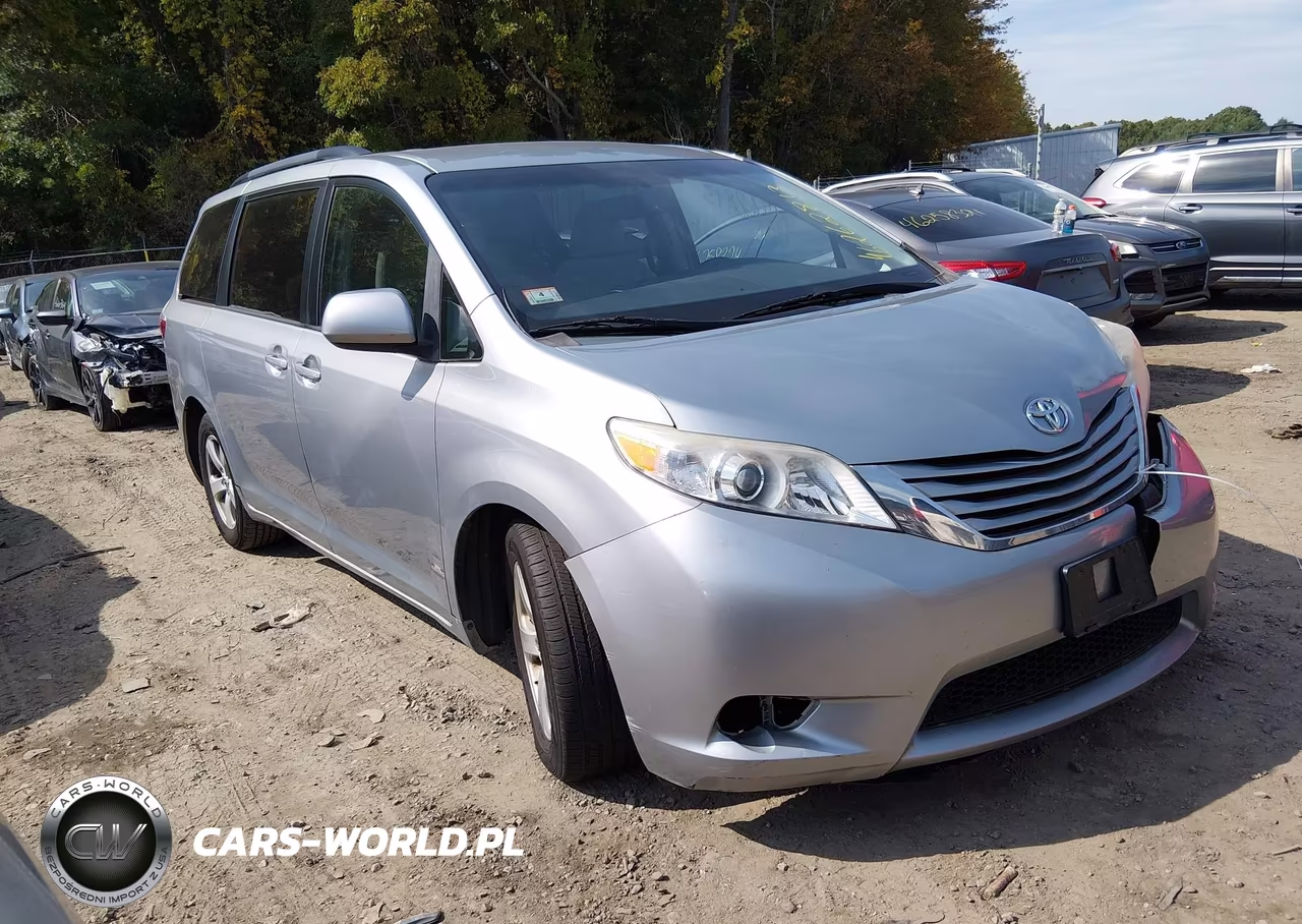 2015 Toyota Sienna Le 8 Passenger VIN:5TDKK3DC0FS540544 - 13