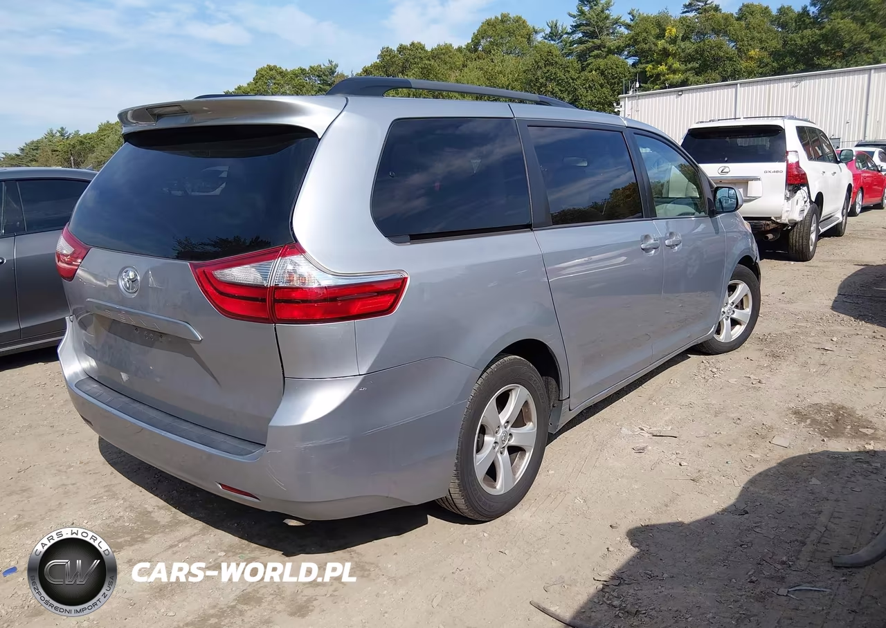 2015 Toyota Sienna Le 8 Passenger VIN:5TDKK3DC0FS540544 - 4