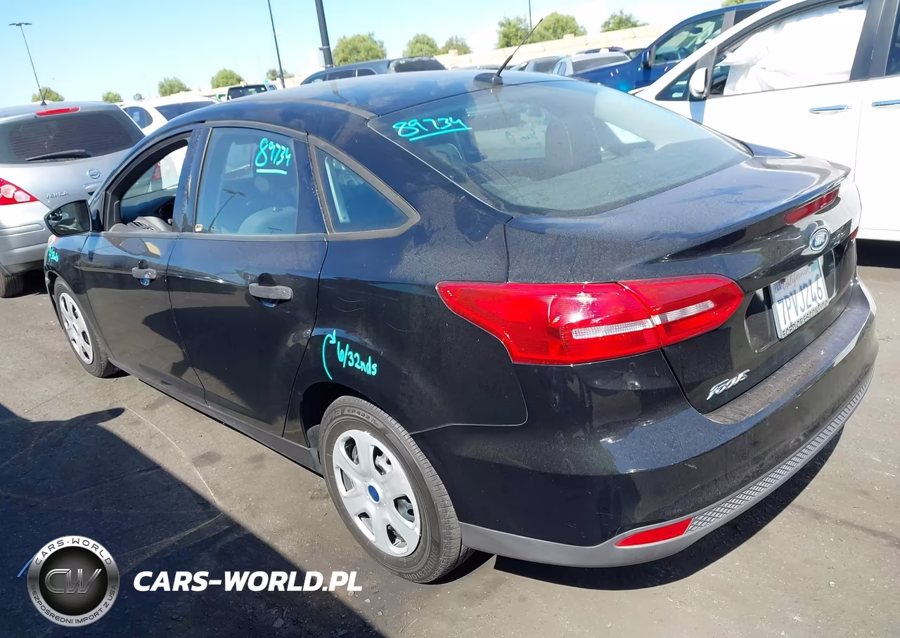 2016 Ford Focus S VIN:1FADP3E25GL225585 - 3