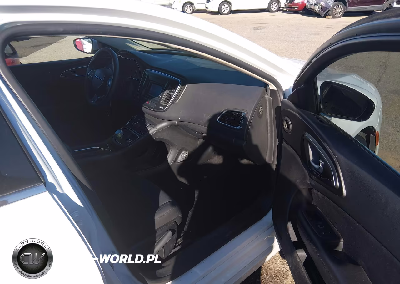 2015 Chrysler 200 Limited VIN:1C3CCCAB7FN750405 - 5
