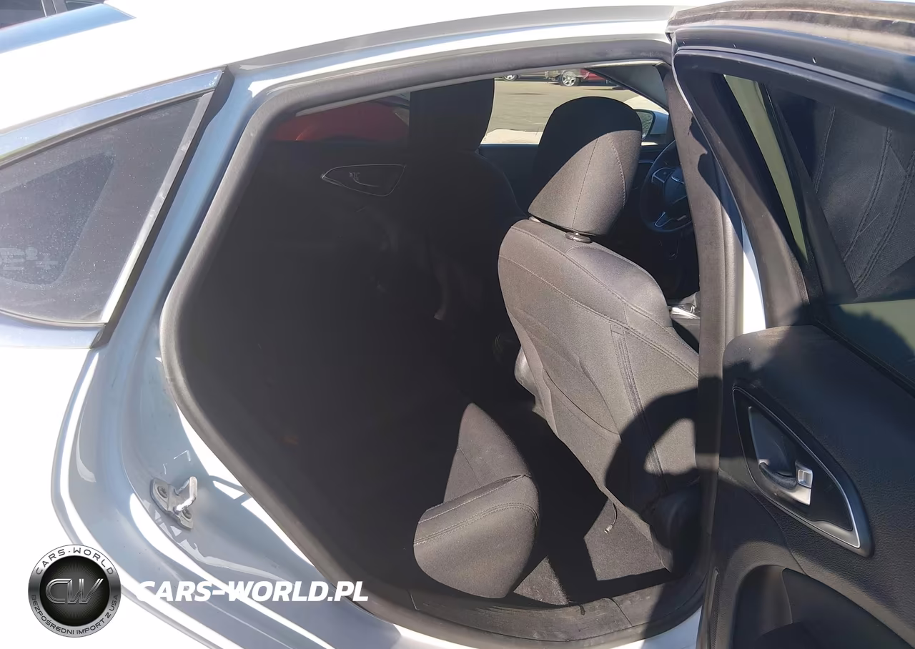 2015 Chrysler 200 Limited VIN:1C3CCCAB7FN750405 - 8