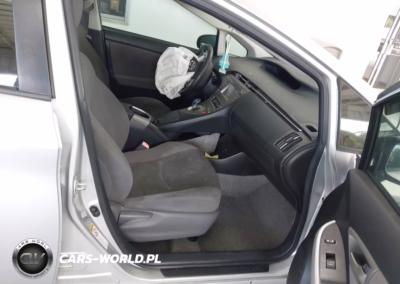 2012 Toyota Prius Two VIN:JTDKN3DU8C5478618 - 5