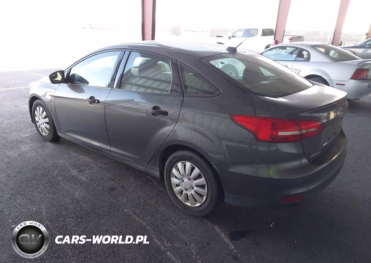 2018 Ford Focus S VIN:1FADP3E24JL205464 - 3