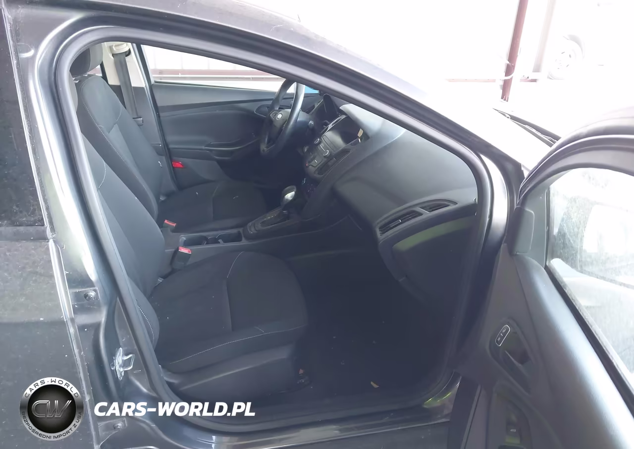2018 Ford Focus S VIN:1FADP3E24JL205464 - 5