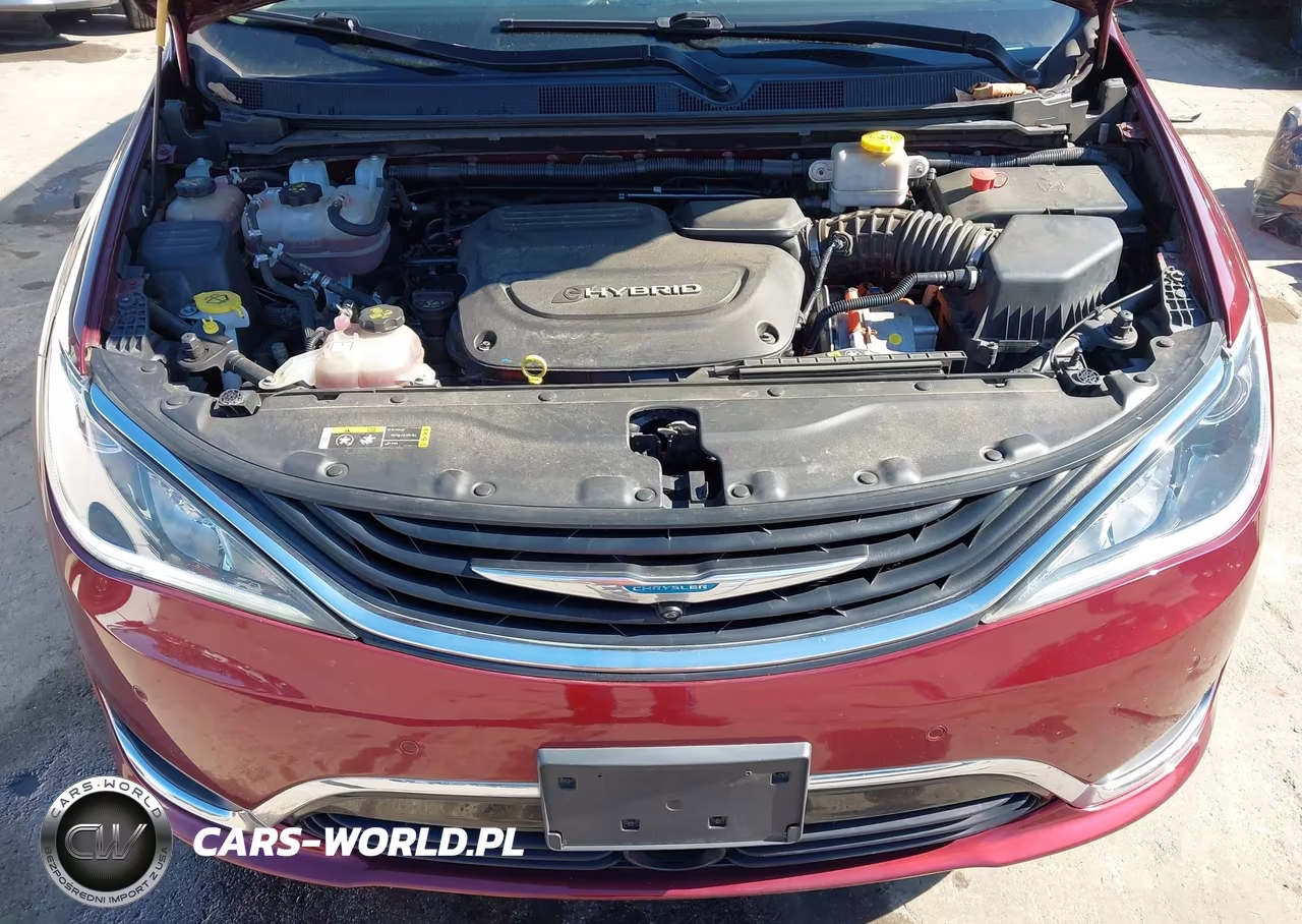 2018 Chrysler Pacifica Hybrid Limited VIN:2C4RC1N7XJR152501 - 10