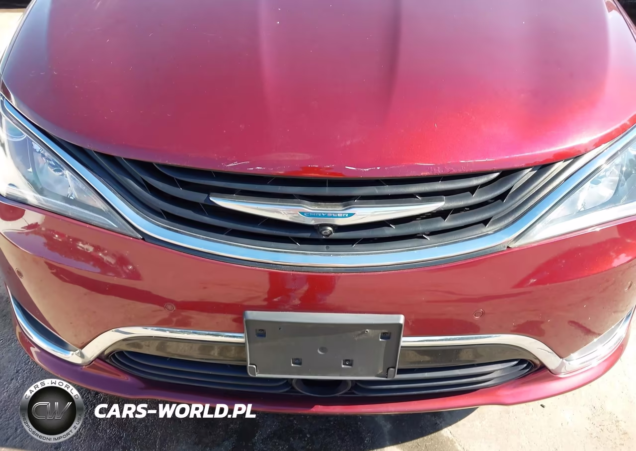 2018 Chrysler Pacifica Hybrid Limited VIN:2C4RC1N7XJR152501 - 18