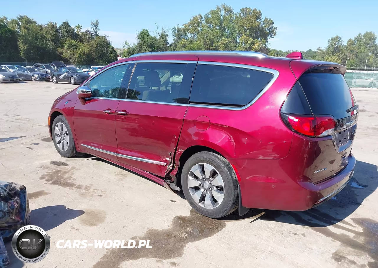 2018 Chrysler Pacifica Hybrid Limited VIN:2C4RC1N7XJR152501 - 3