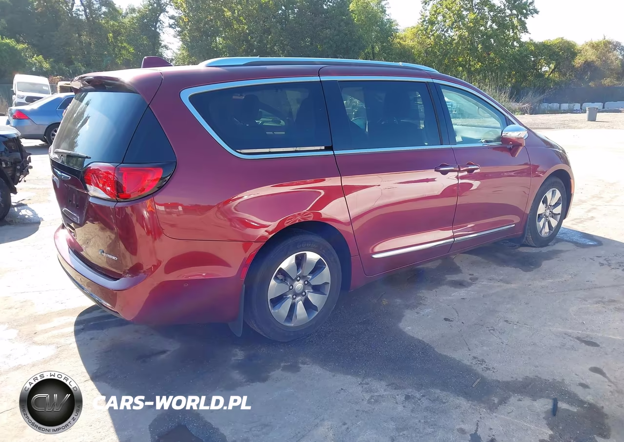 2018 Chrysler Pacifica Hybrid Limited VIN:2C4RC1N7XJR152501 - 4