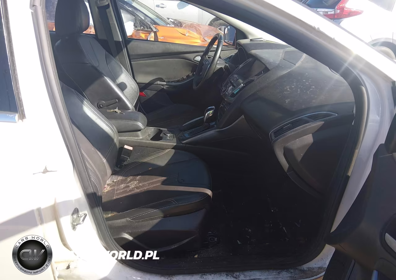 2013 Ford Focus Titanium VIN:1FADP3J23DL198694 - 5