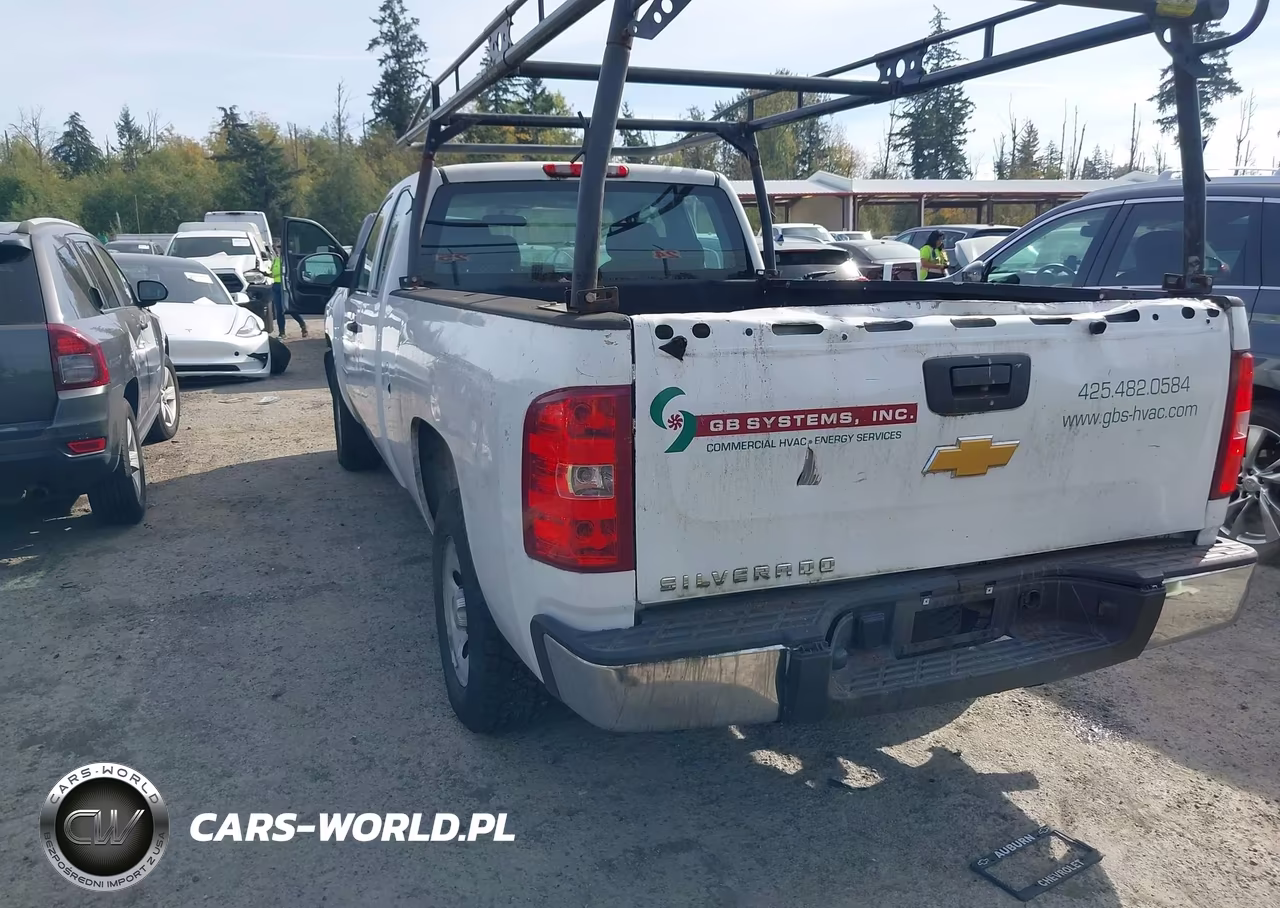 2013 Chevrolet Silverado 1500 Work Truck VIN:1GCRCPE00DZ109009 - 3