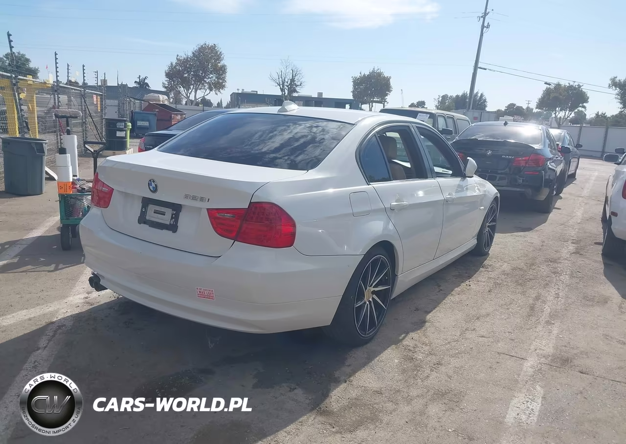 2010 BMW 328I VIN:WBAPH5G50ANM70956 - 4