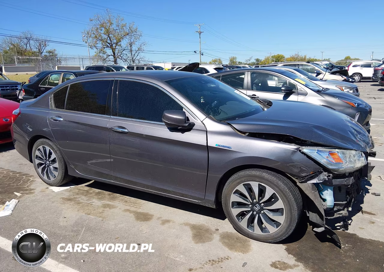 2015 Honda Accord Hybrid Touring VIN:1HGCR6F76FA013463 - 13