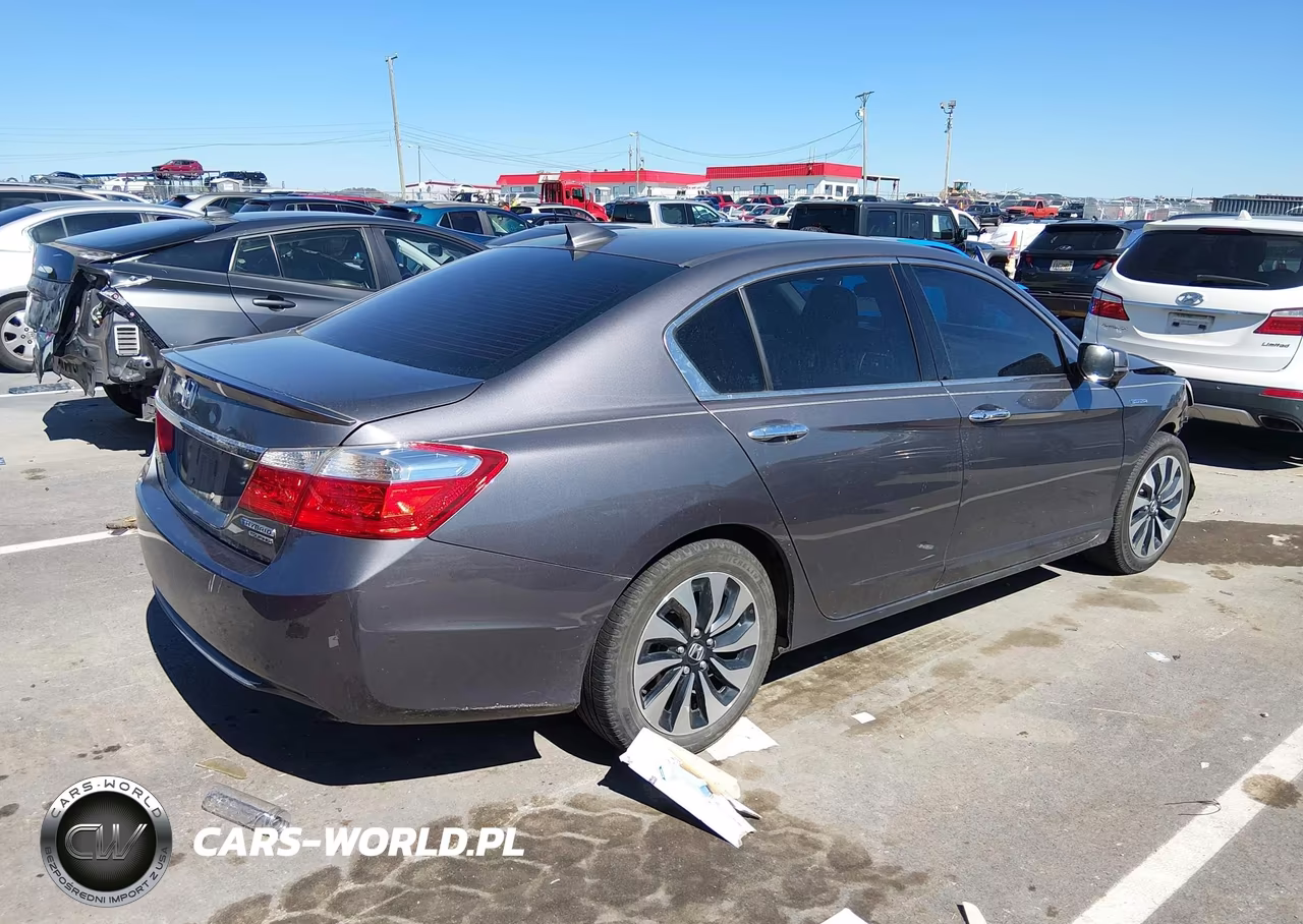 2015 Honda Accord Hybrid Touring VIN:1HGCR6F76FA013463 - 4