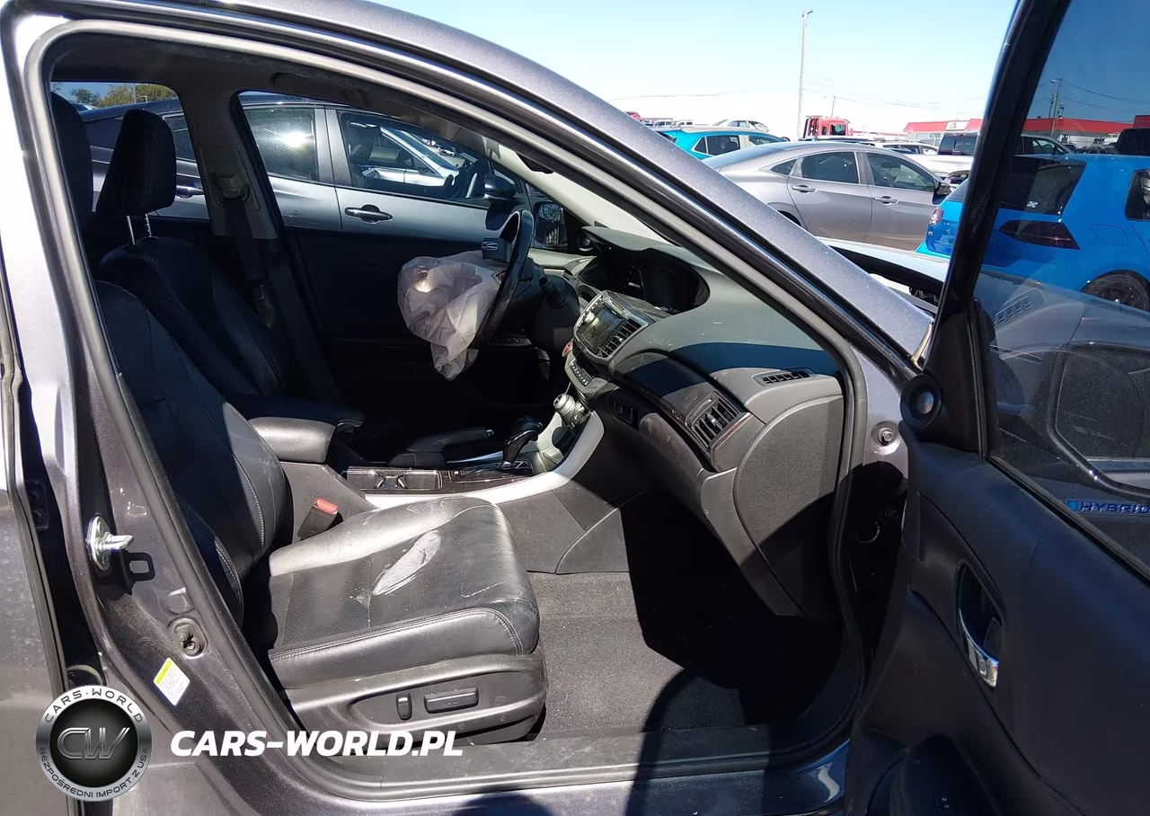 2015 Honda Accord Hybrid Touring VIN:1HGCR6F76FA013463 - 5