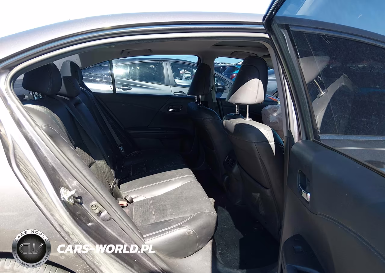 2015 Honda Accord Hybrid Touring VIN:1HGCR6F76FA013463 - 8