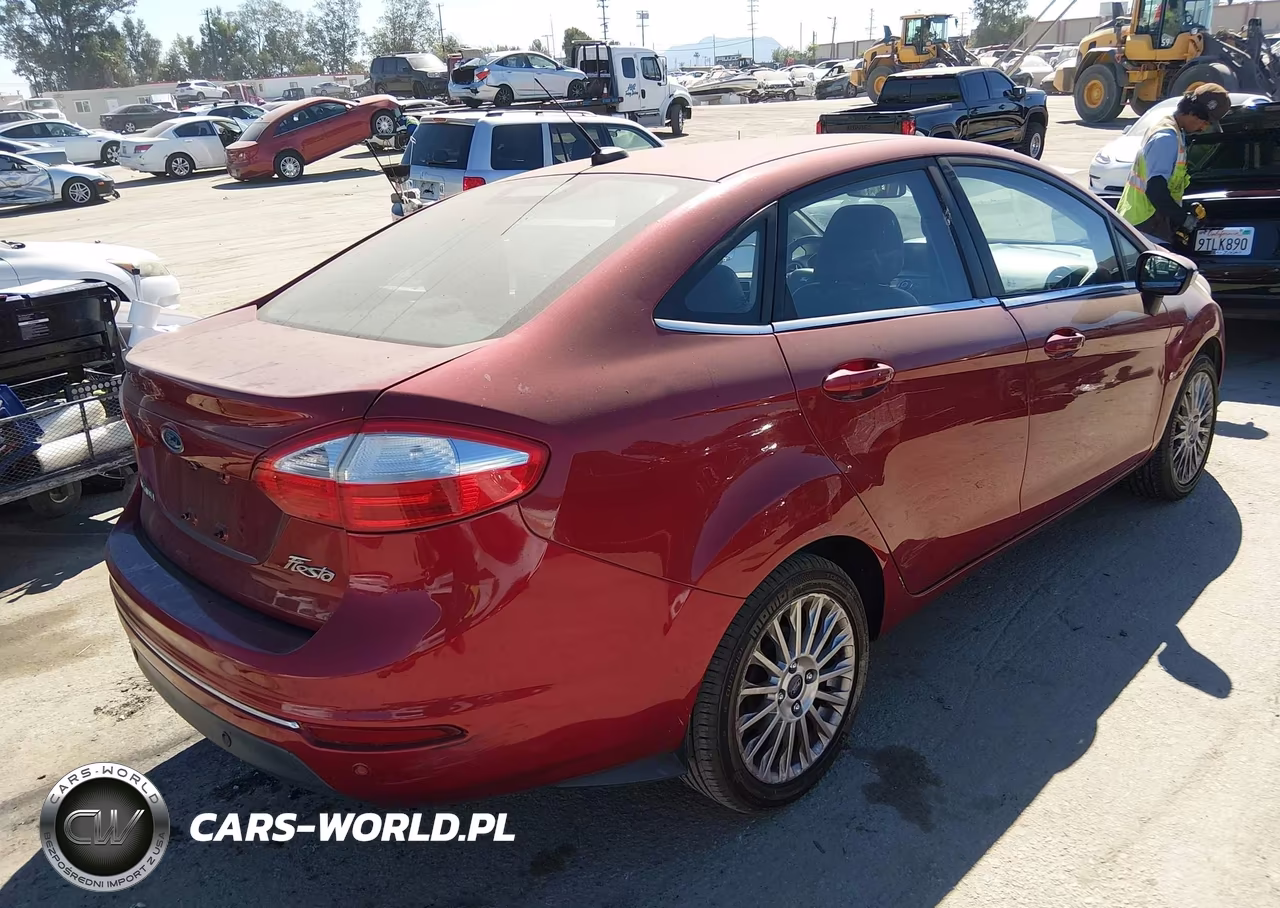 2015 Ford Fiesta Titanium VIN:3FADP4CJ0FM113905 - 4