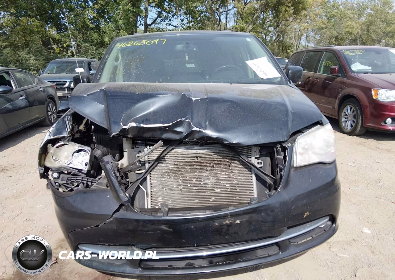 2015 Chrysler Town & Country Touring VIN:2C4RC1BG5FR513967 - 12