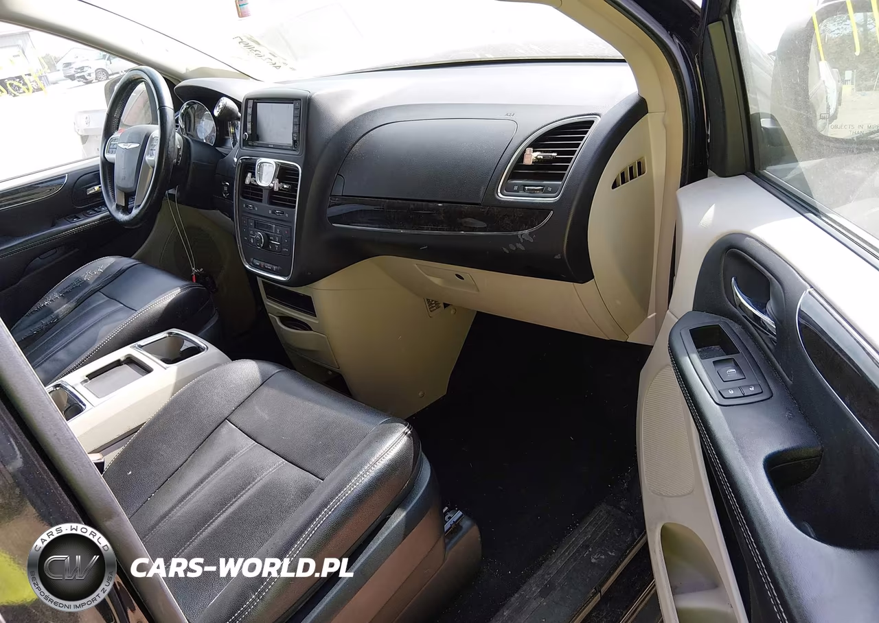 2015 Chrysler Town & Country Touring VIN:2C4RC1BG5FR513967 - 5