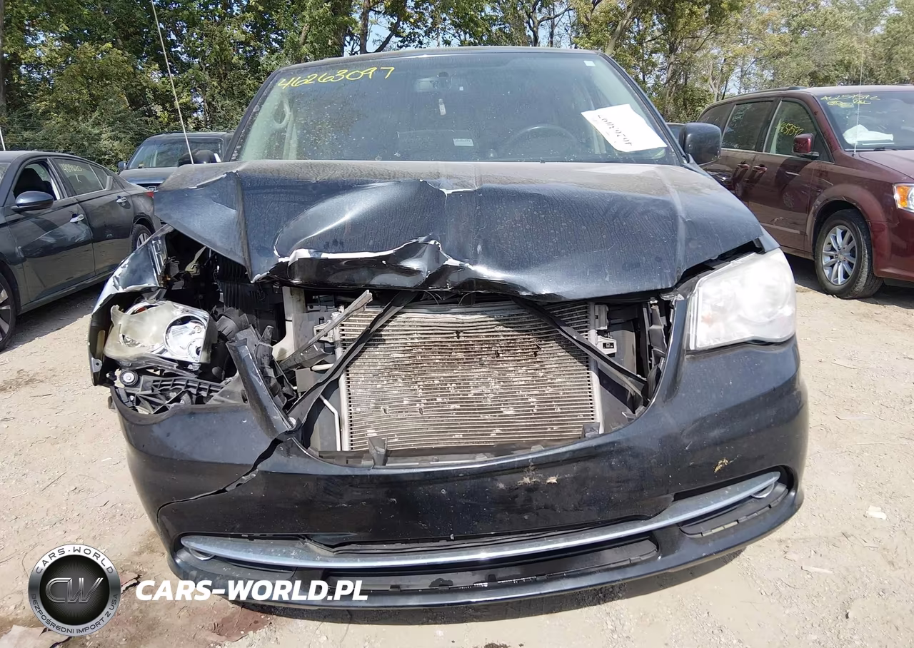 2015 Chrysler Town & Country Touring VIN:2C4RC1BG5FR513967 - 6