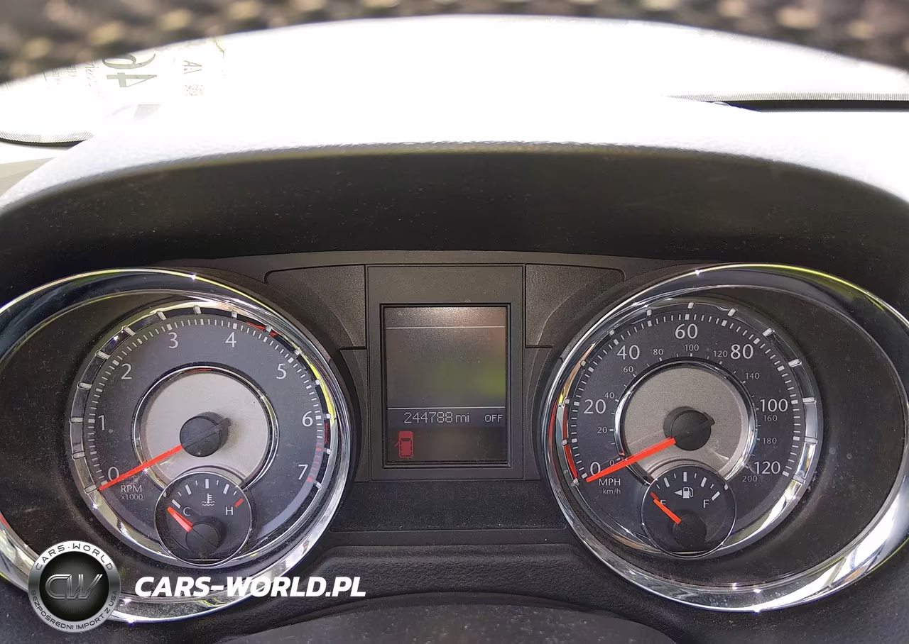 2015 Chrysler Town & Country Touring VIN:2C4RC1BG5FR513967 - 7