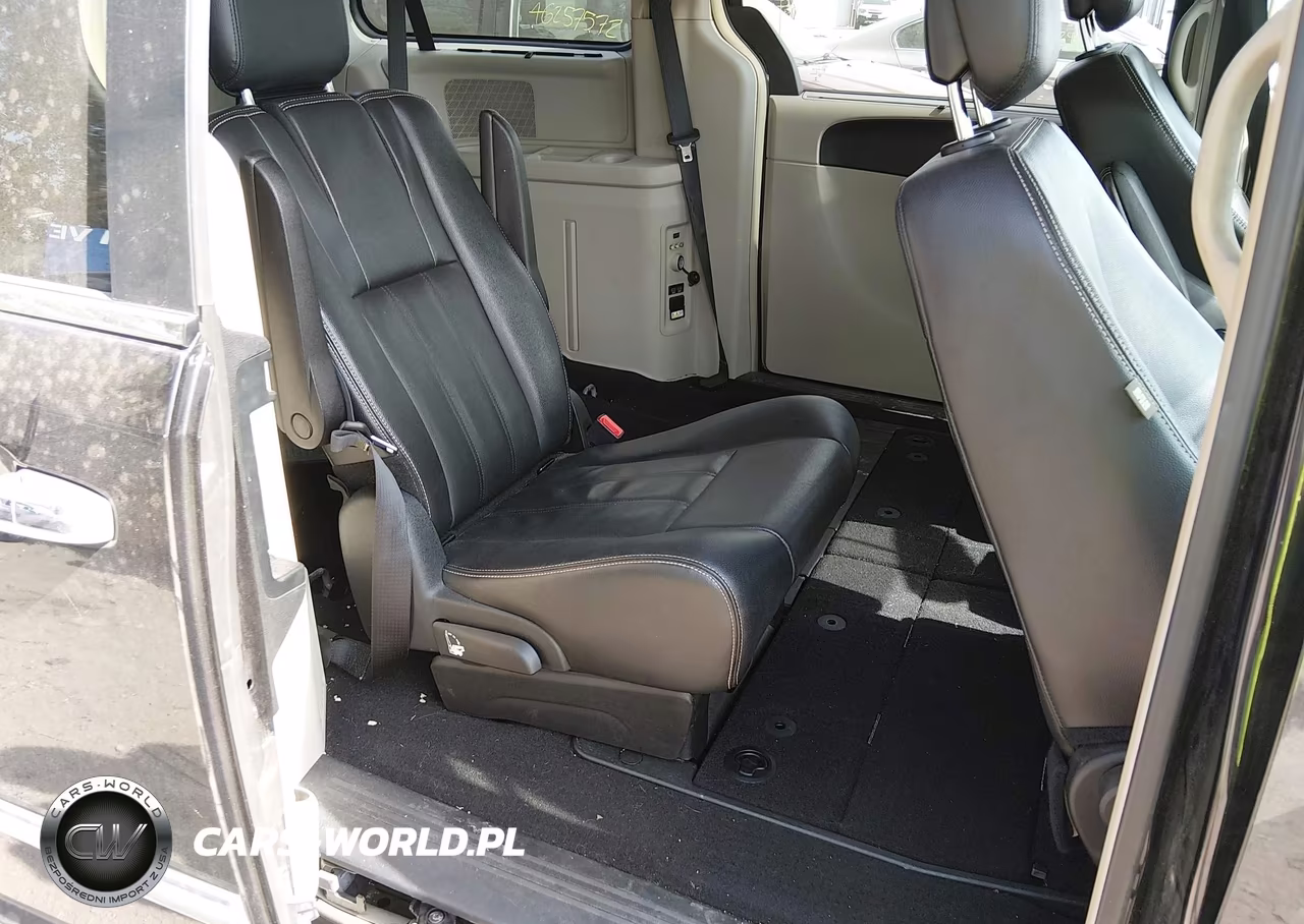 2015 Chrysler Town & Country Touring VIN:2C4RC1BG5FR513967 - 8
