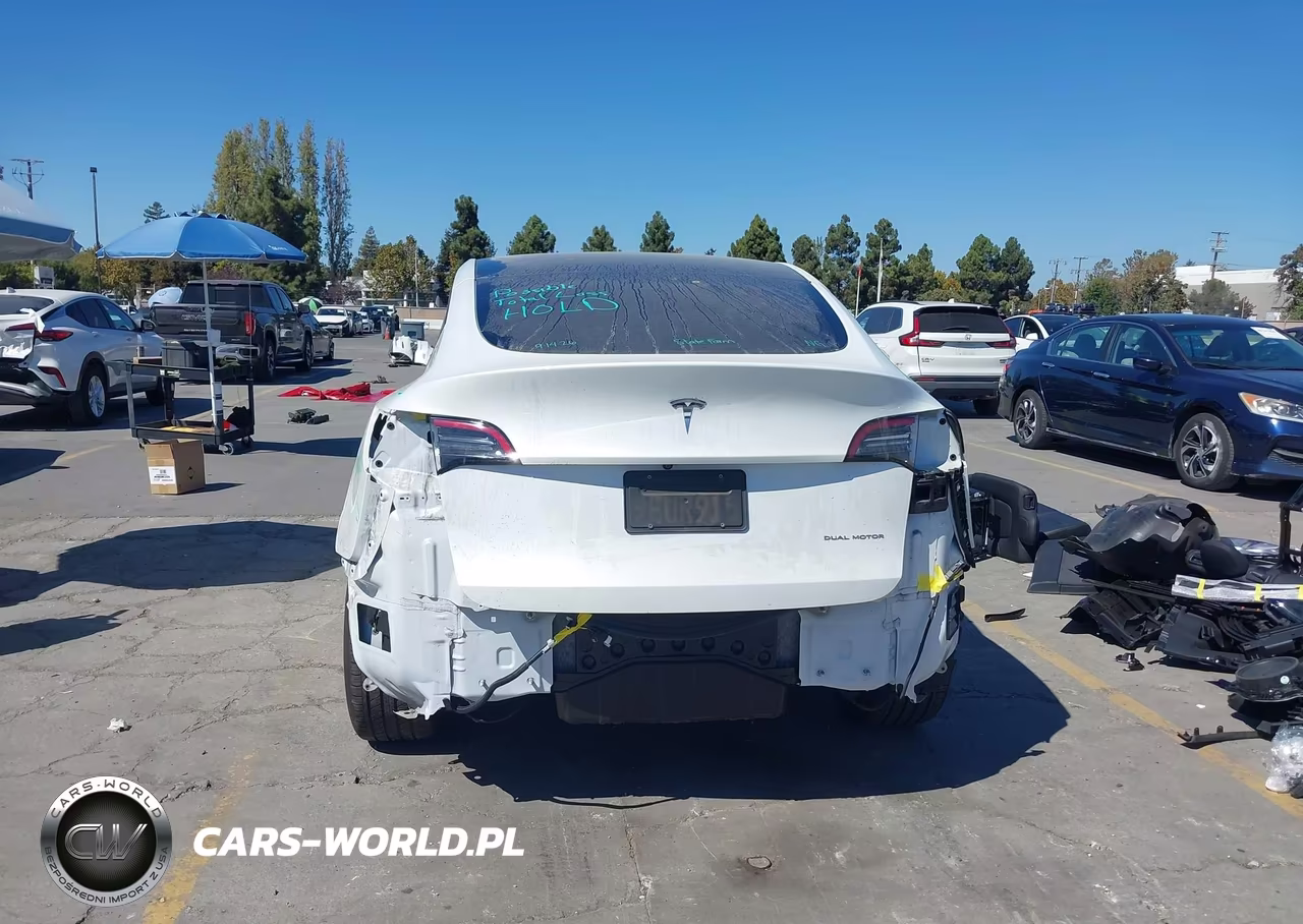 2023 Tesla Model Y Awd-Long Range Dual Motor All-Wheel Drive VIN:7SAYGDEE4PF663175 - 17