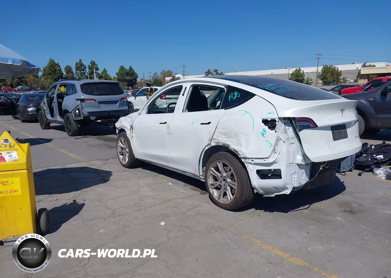 2023 Tesla Model Y Awd-Long Range Dual Motor All-Wheel Drive VIN:7SAYGDEE4PF663175 - 3
