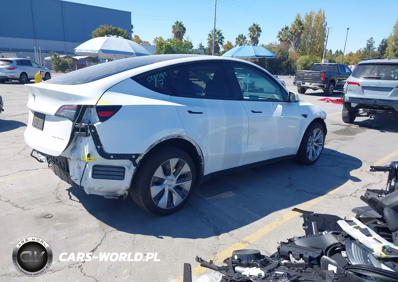 2023 Tesla Model Y Awd-Long Range Dual Motor All-Wheel Drive VIN:7SAYGDEE4PF663175 - 4