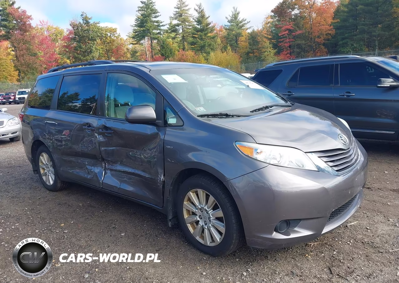 2017 Toyota Sienna Le 7 Passenger