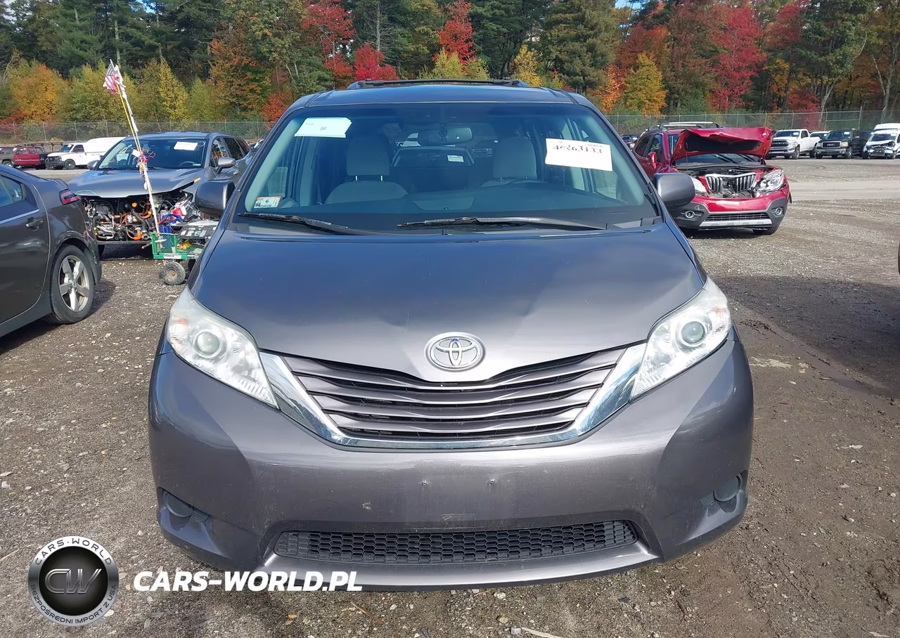 2017 Toyota Sienna Le 7 Passenger VIN:5TDJZ3DC4HS181399 - 12