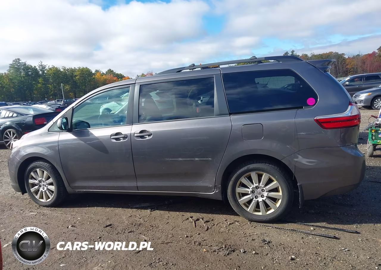 2017 Toyota Sienna Le 7 Passenger VIN:5TDJZ3DC4HS181399 - 14