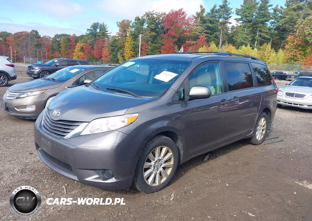 2017 Toyota Sienna Le 7 Passenger VIN:5TDJZ3DC4HS181399 - 2