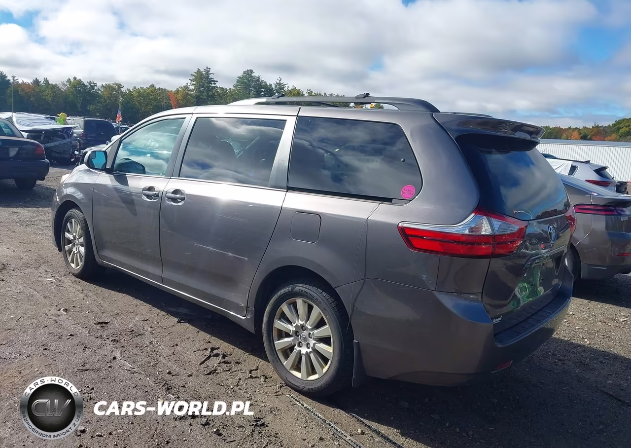2017 Toyota Sienna Le 7 Passenger VIN:5TDJZ3DC4HS181399 - 3