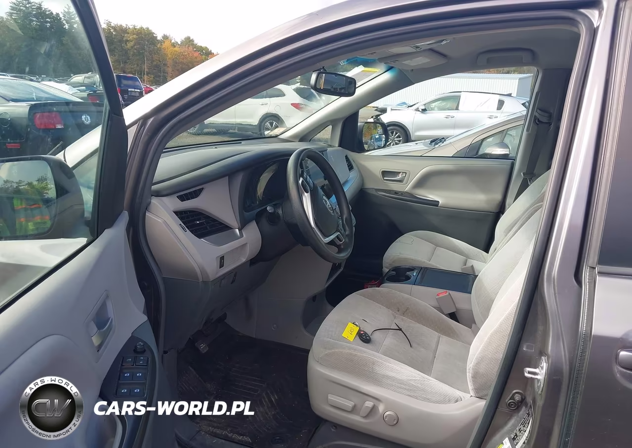 2017 Toyota Sienna Le 7 Passenger VIN:5TDJZ3DC4HS181399 - 5
