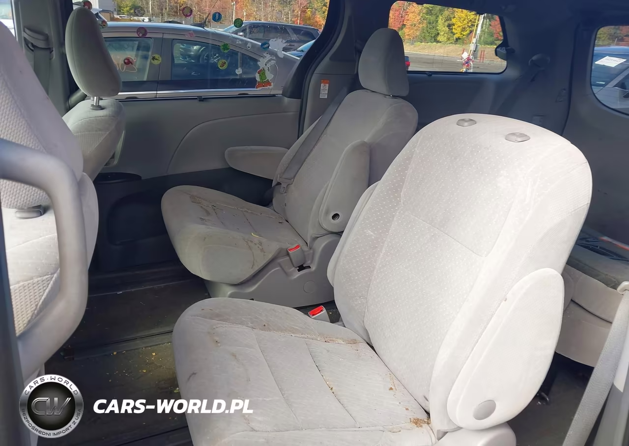 2017 Toyota Sienna Le 7 Passenger VIN:5TDJZ3DC4HS181399 - 8