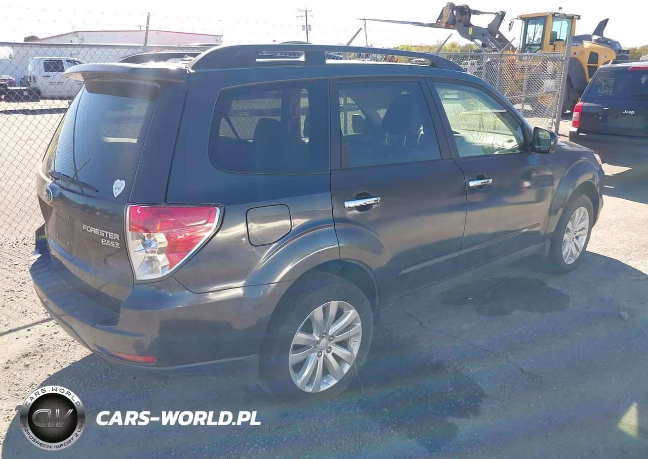 2013 Subaru Forester 2.5X Limited VIN:JF2SHAFC2DH405696 - 4