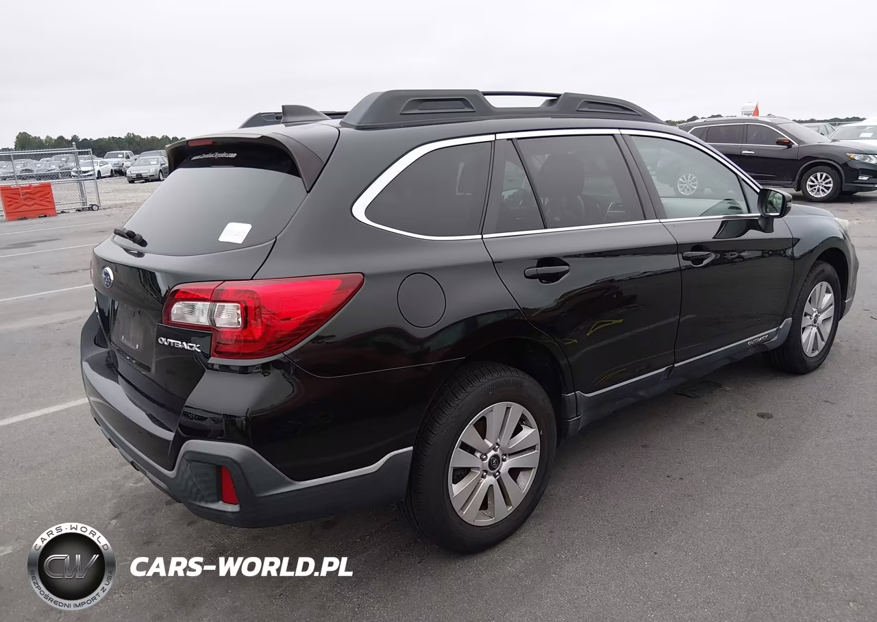 2018 Subaru Outback 2.5I Premium VIN:4S4BSAFC3J3296010 - 4