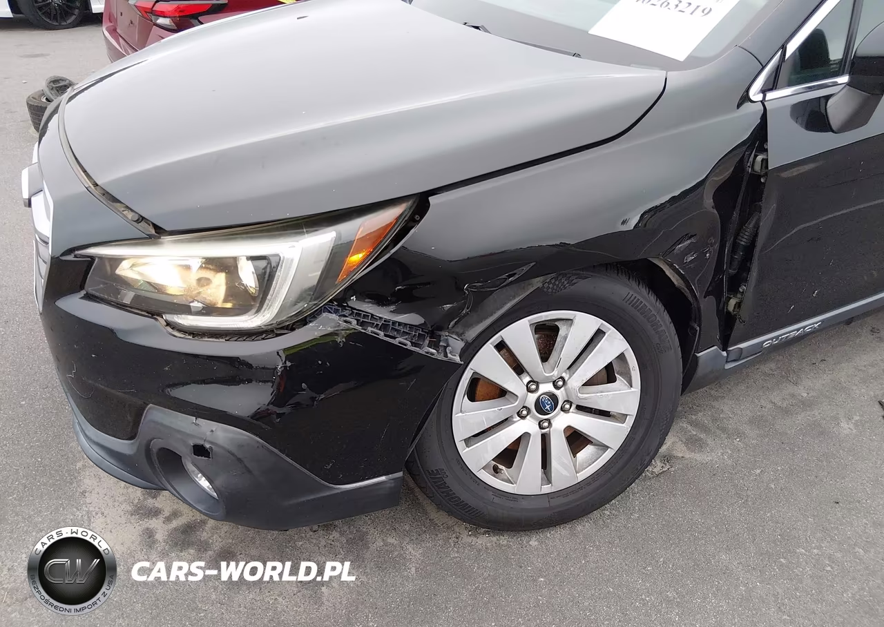2018 Subaru Outback 2.5I Premium VIN:4S4BSAFC3J3296010 - 6