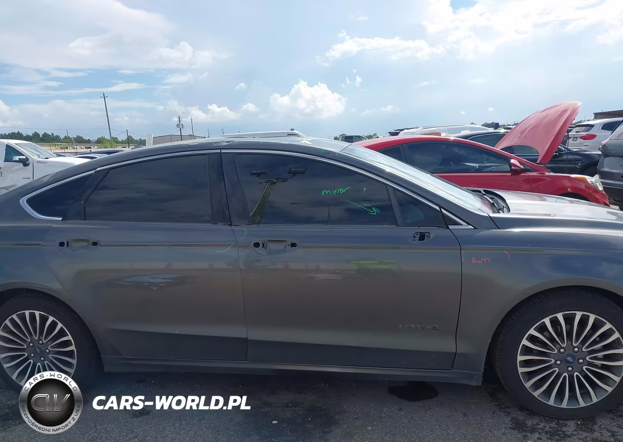2018 Ford Fusion Hybrid Titanium VIN:3FA6P0RUXJR269948 - 14