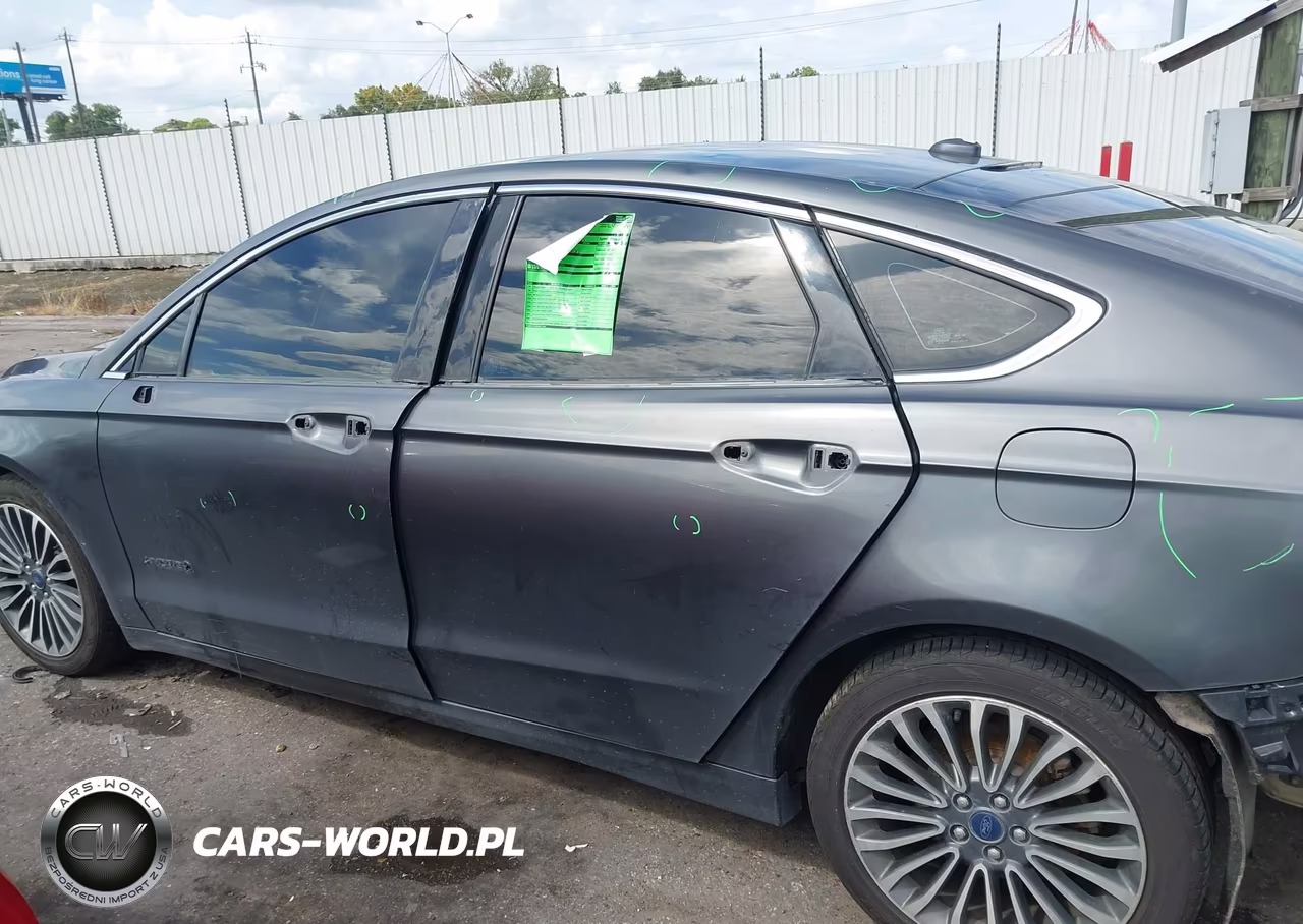 2018 Ford Fusion Hybrid Titanium VIN:3FA6P0RUXJR269948 - 15