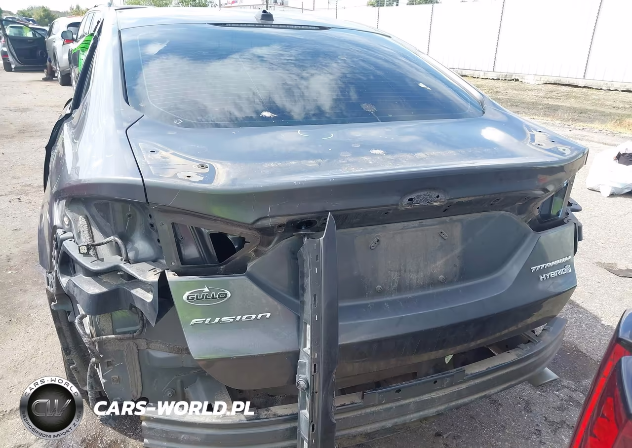 2018 Ford Fusion Hybrid Titanium VIN:3FA6P0RUXJR269948 - 17