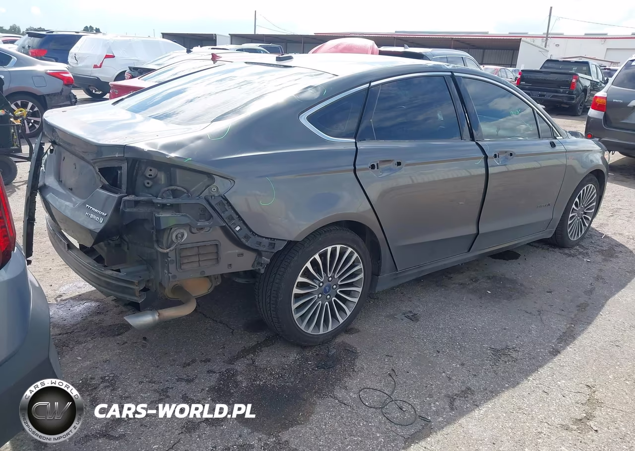 2018 Ford Fusion Hybrid Titanium VIN:3FA6P0RUXJR269948 - 4