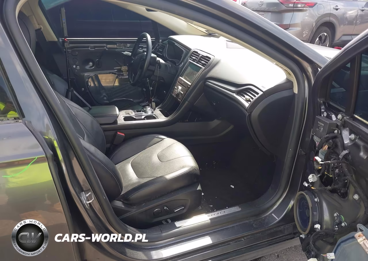 2018 Ford Fusion Hybrid Titanium VIN:3FA6P0RUXJR269948 - 5