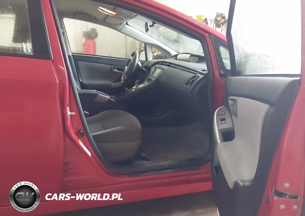2014 Toyota Prius Two VIN:JTDKN3DU5E1780491 - 5