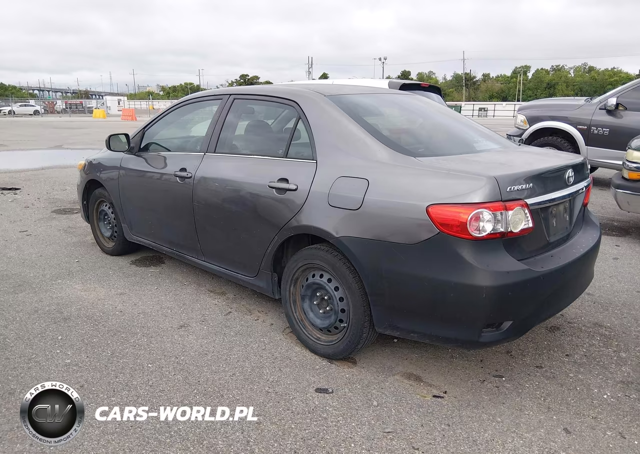 2013 Toyota Corolla Le VIN:5YFBU4EE7DP216447 - 3